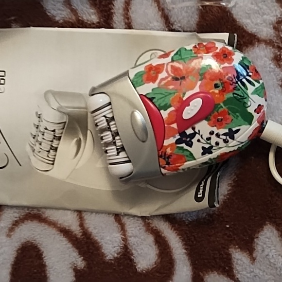 Emjoi Brand "eRase" e60 Epilator - Picture 2 of 6